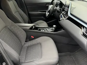 Toyota C-HR facelift 2020 de vanzare in RATE FIXE