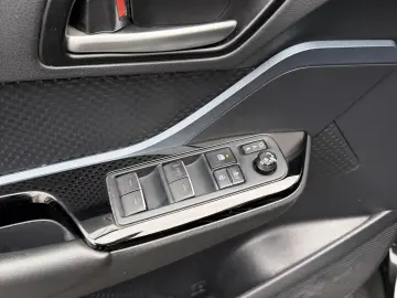 Toyota C-HR facelift 2020 de vanzare in RATE FIXE