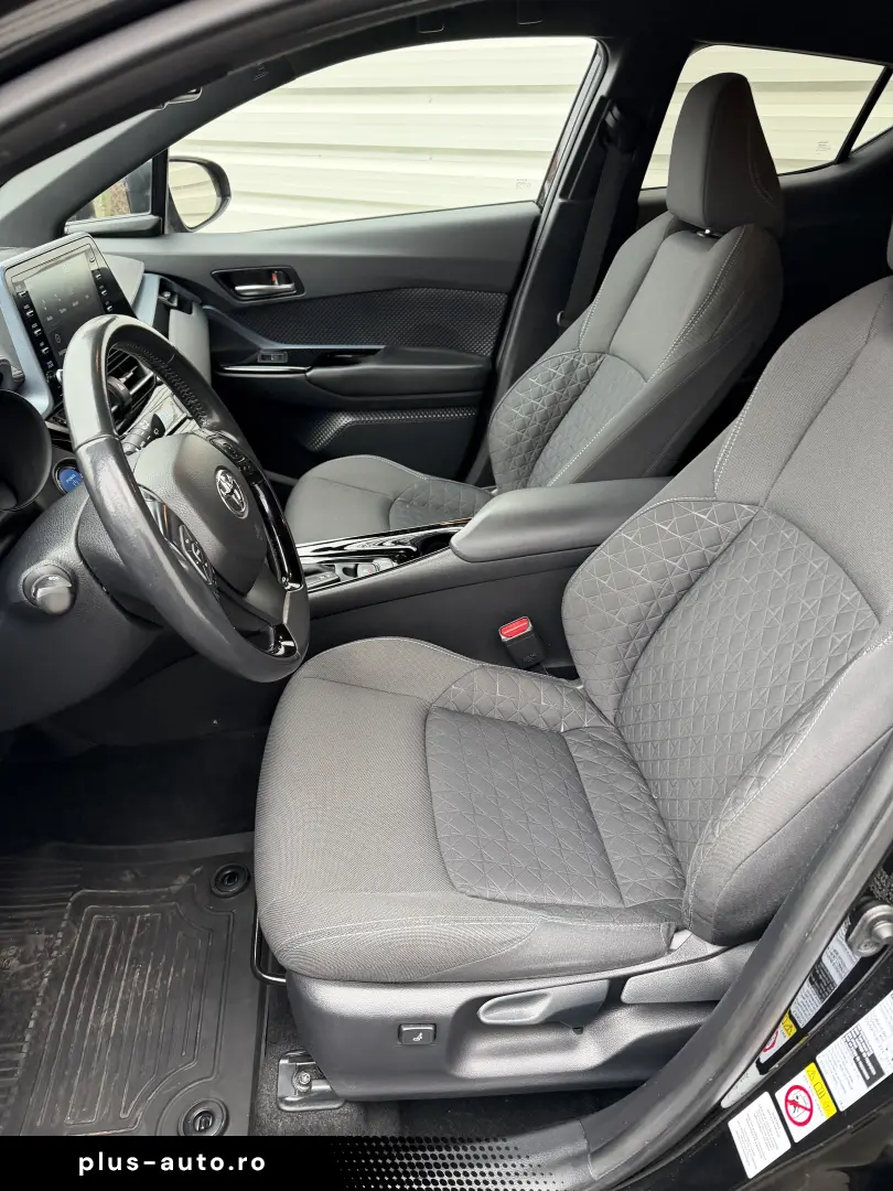 Toyota C-HR facelift 2020 de vanzare in RATE FIXE