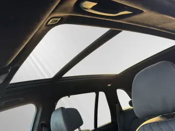 BMW X5 xDrive50e M Sport Pro AHK Pano Head-Up H K