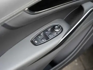 ASTON MARTIN DBX 707 V8 4x4 MY25