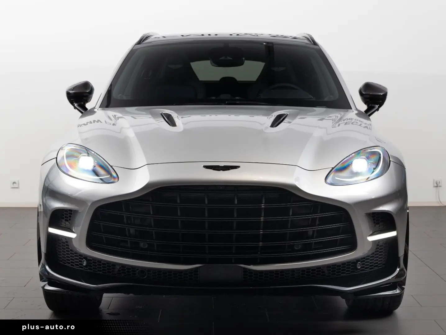 ASTON MARTIN DBX707  25MY  B&W