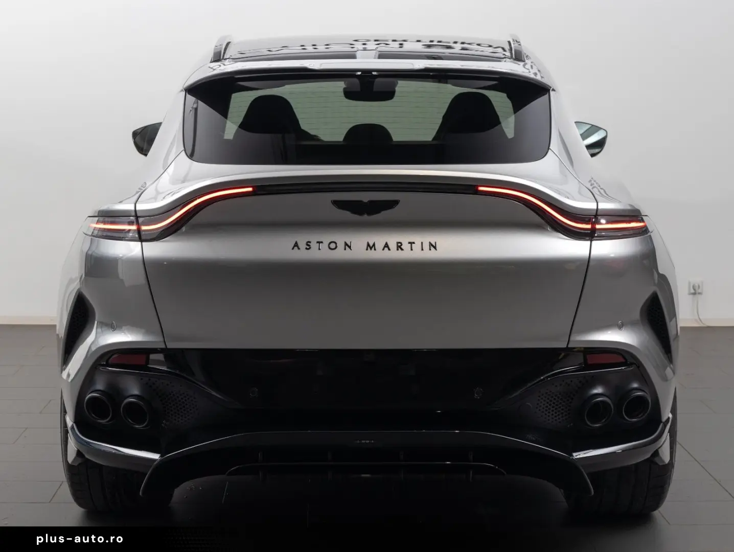 ASTON MARTIN DBX707  25MY  B&W