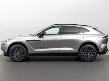 ASTON MARTIN DBX707  25MY  B&W
