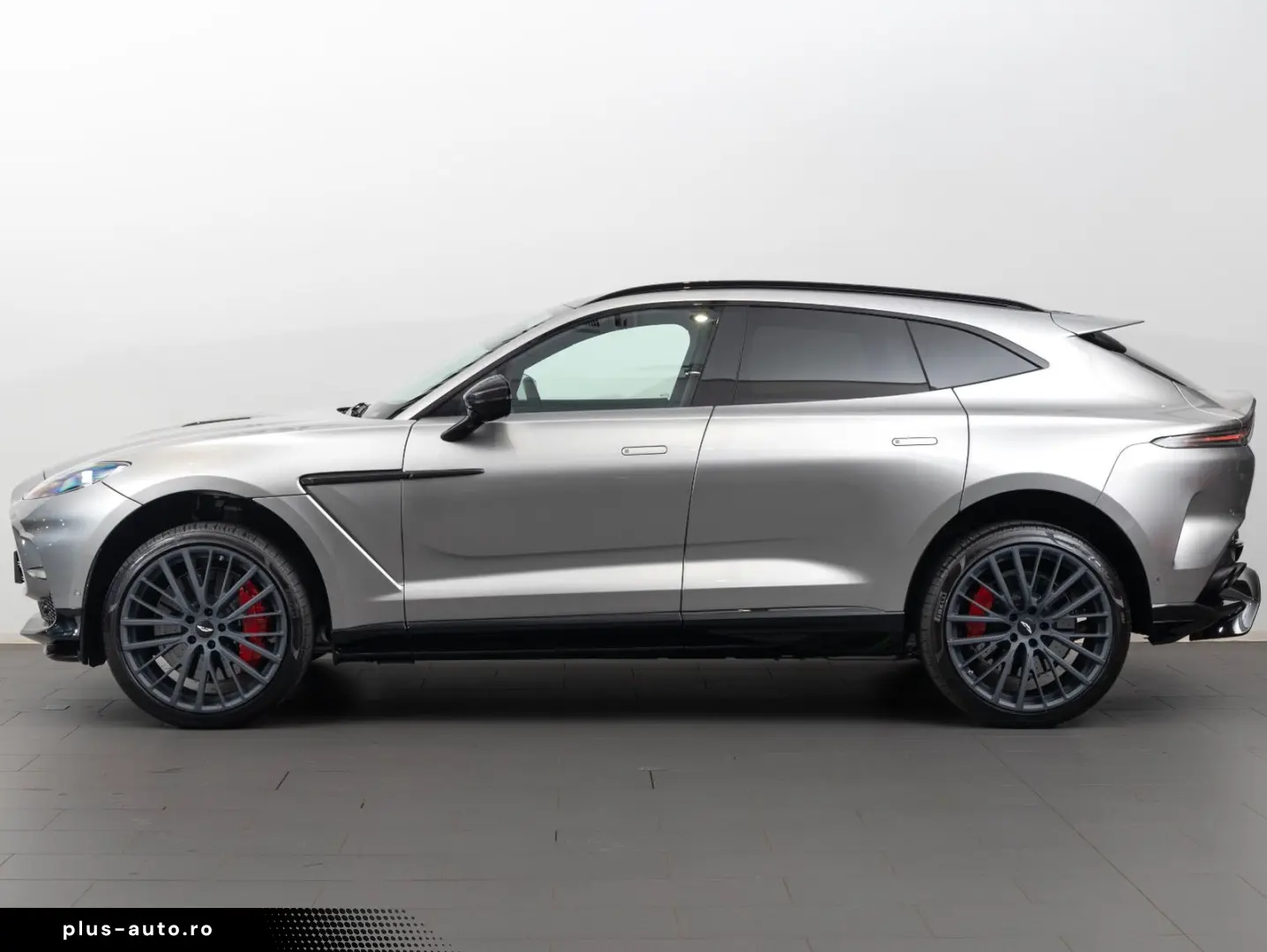 ASTON MARTIN DBX707  25MY  B&W