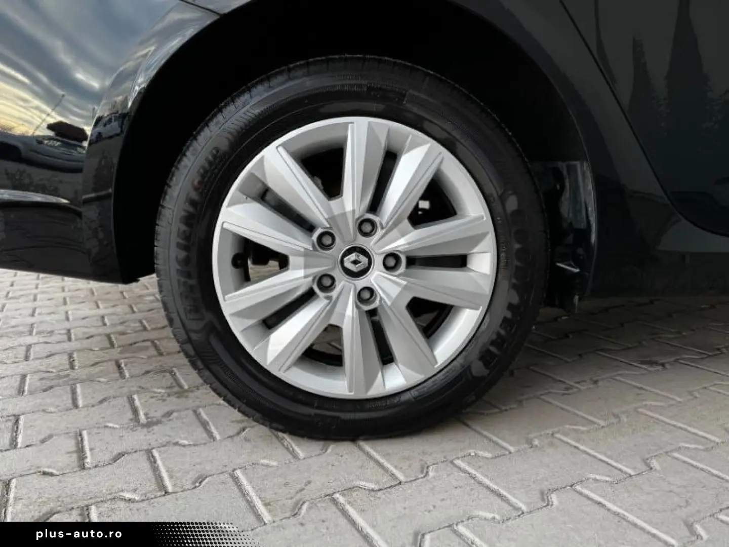 RENAULT MEGANE 1.3 TCe 140CP Zen EDC