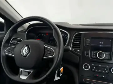 RENAULT MEGANE 1.3 TCe 140CP Zen EDC