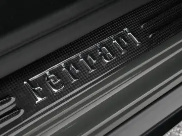 FERRARI Purosangue FULL CARBON