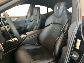 FERRARI Purosangue      Ferrari Frankfurt