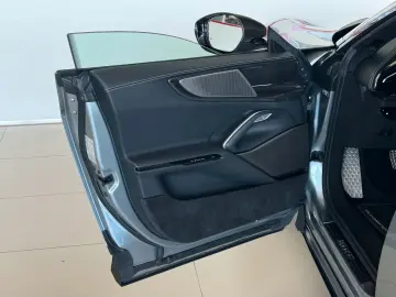 FERRARI Purosangue      Ferrari Frankfurt