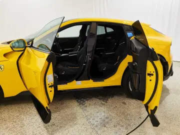 FERRARI Purosangue 6.5 V12 Matrix Lift 360  Massage