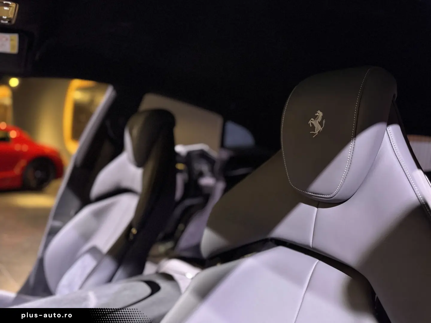 FERRARI Purosangue Carbon 1. Hand