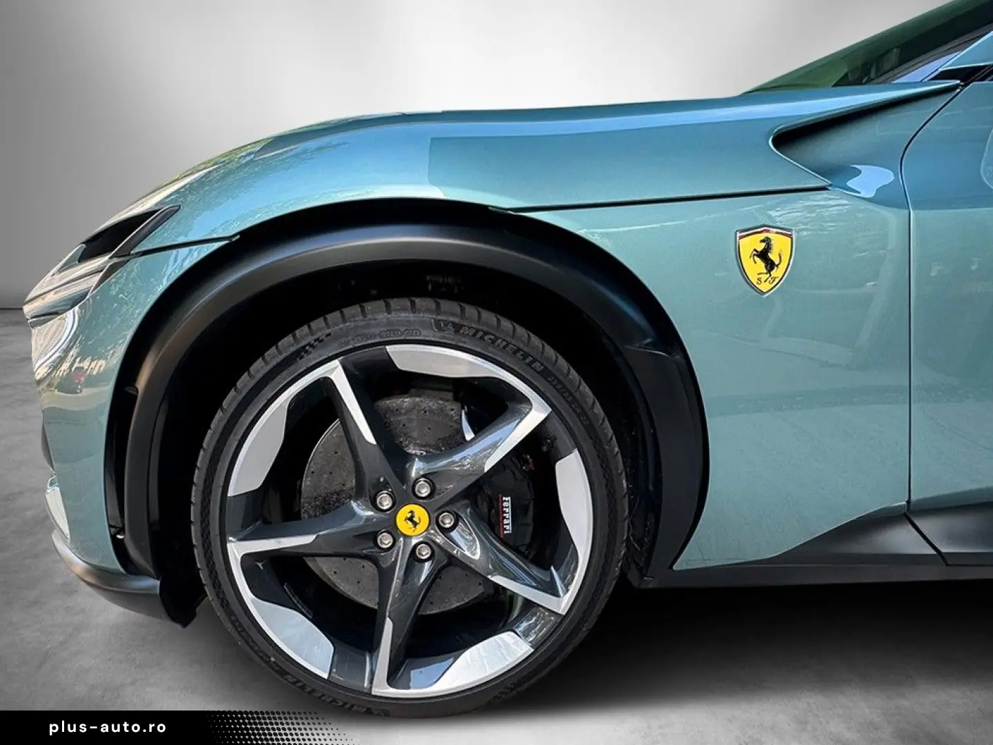 FERRARI Celeste Met. - Panorama -Massage Sitze vorn