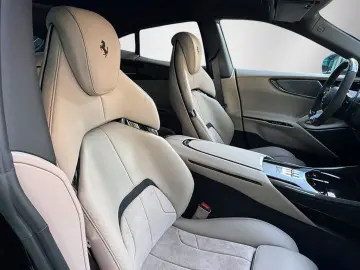 FERRARI Celeste Met. - Panorama -Massage Sitze vorn