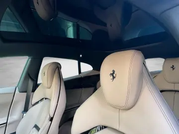 FERRARI Celeste Met. - Panorama -Massage Sitze vorn