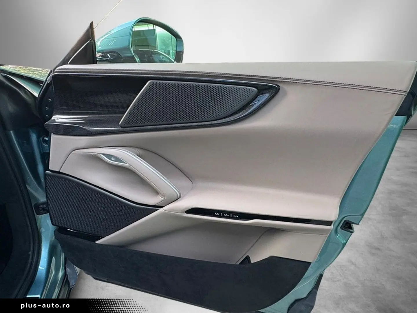 FERRARI Celeste Met. - Panorama -Massage Sitze vorn