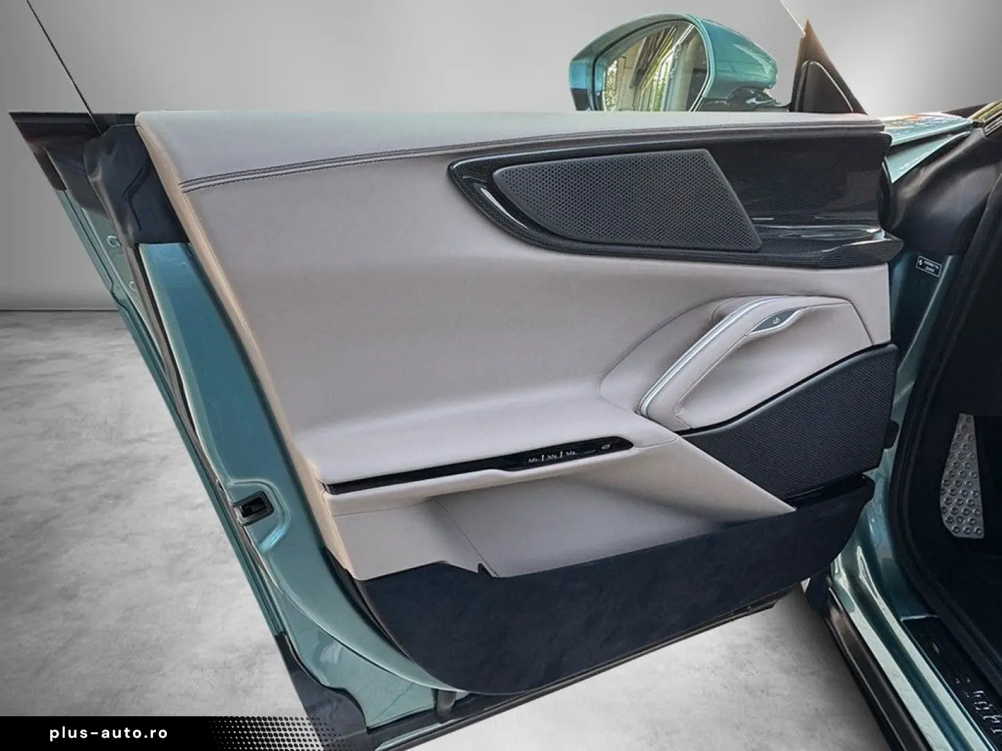 FERRARI Celeste Met. - Panorama -Massage Sitze vorn