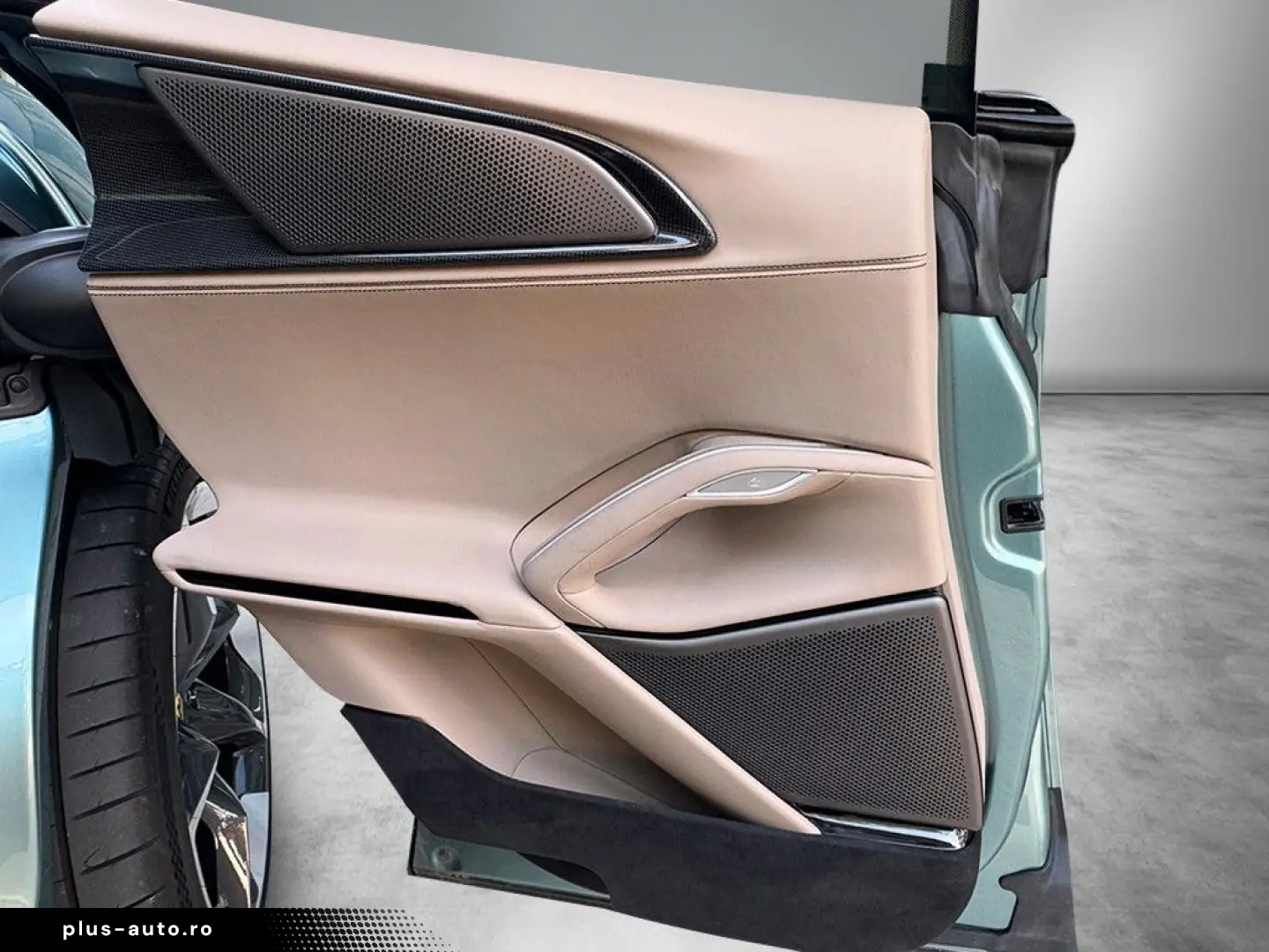 FERRARI Celeste Met. - Panorama -Massage Sitze vorn