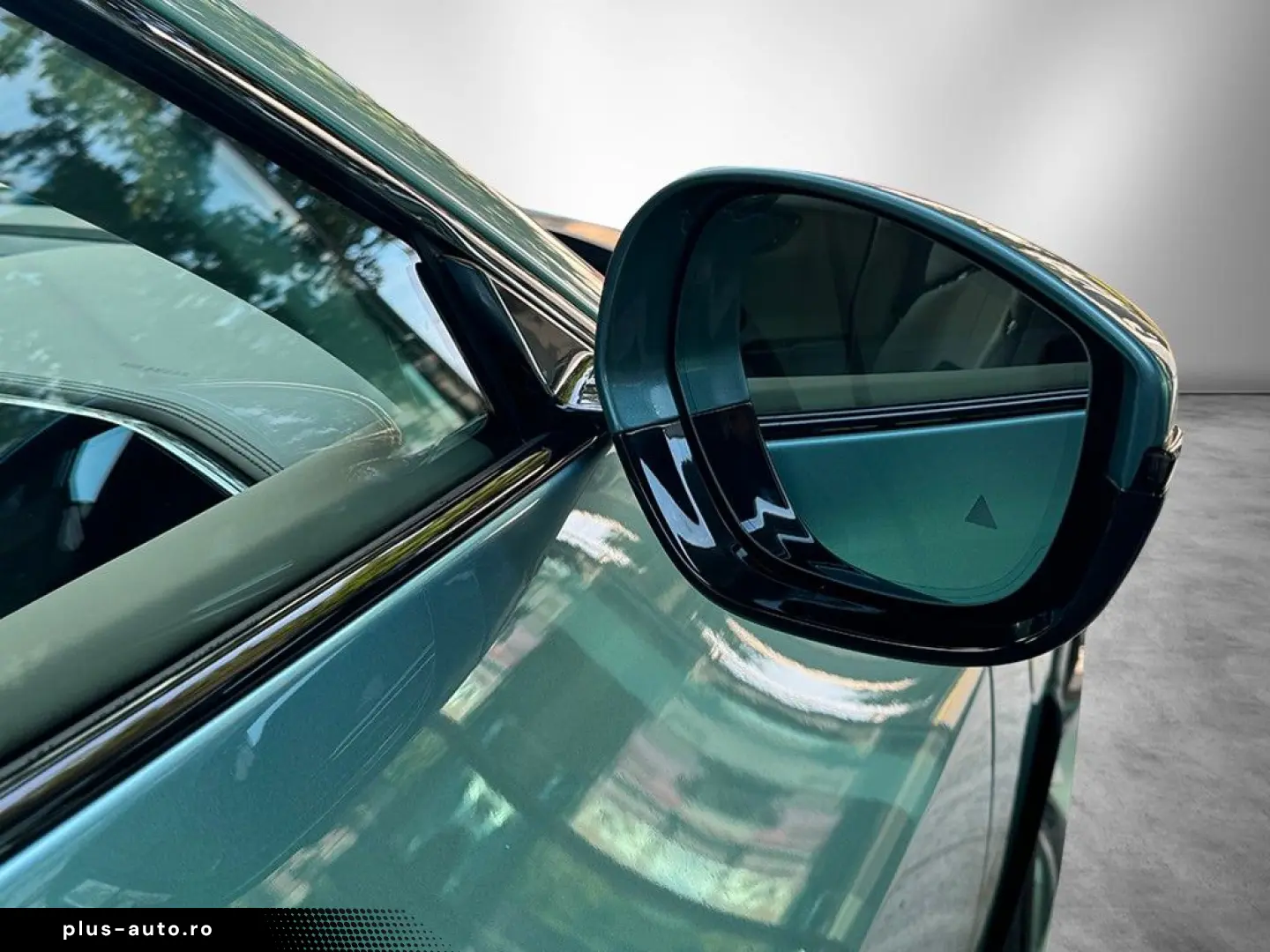 FERRARI Celeste Met. - Panorama -Massage Sitze vorn