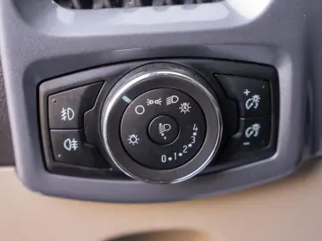 Ford Turneo Custom 2.2L Duratorq-TDCi(