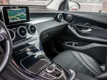 MERCEDES GLC