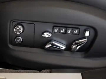 BENTLEY New Flying Spur S V8 MADE BY MULLINER   FULL