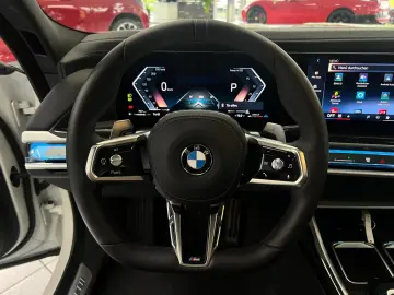 BMW 740 d xD M-Sport PANO-SKY ICONIC STHZG SOFT B&W