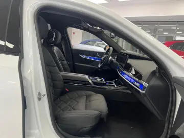 BMW 740 d xD M-Sport PANO-SKY ICONIC STHZG SOFT B&W