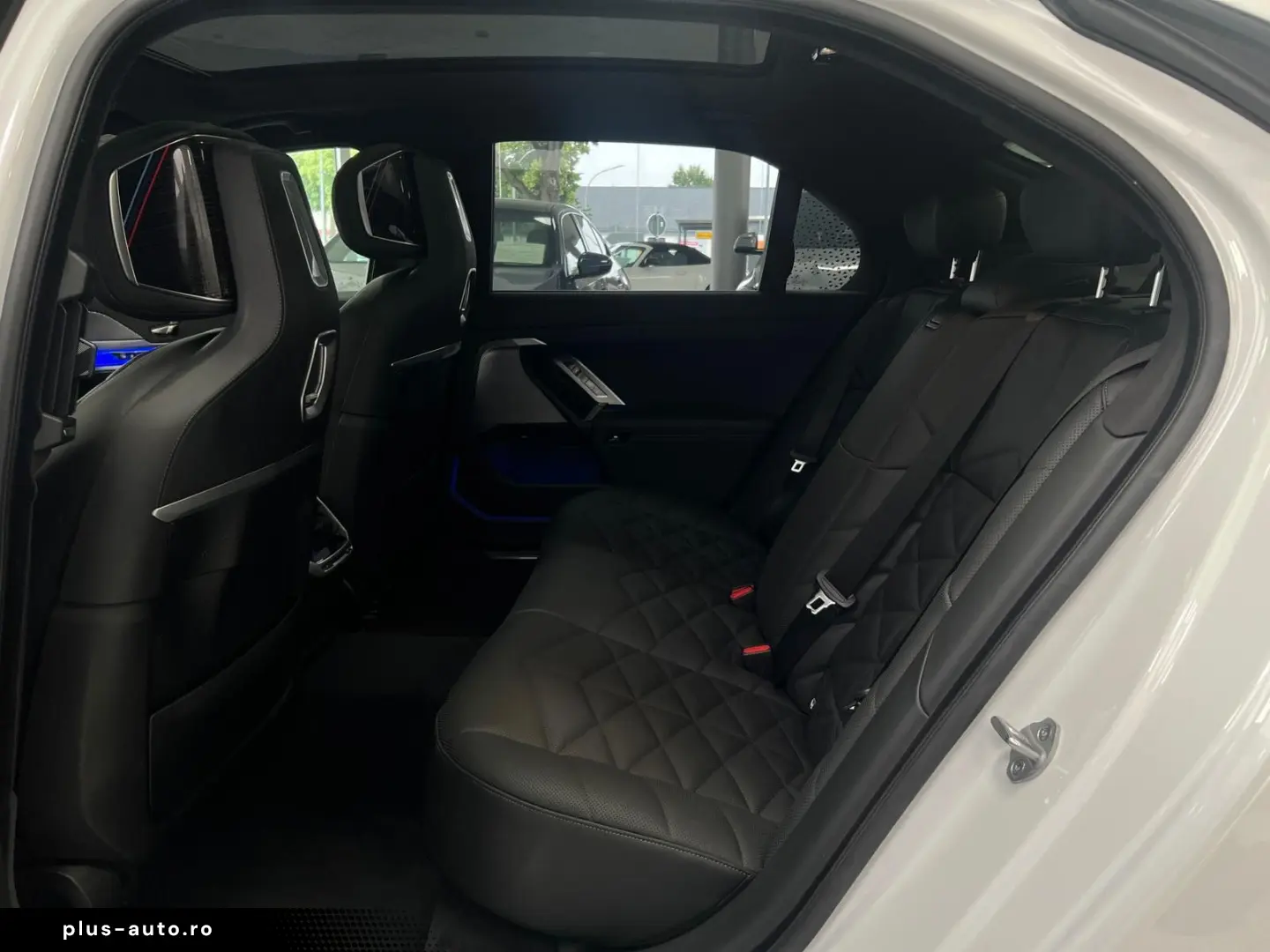 BMW 740 d xD M-Sport PANO-SKY ICONIC STHZG SOFT B&W