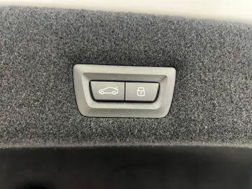 BMW 740 d xD M-Sport PANO-SKY ICONIC STHZG SOFT B&W