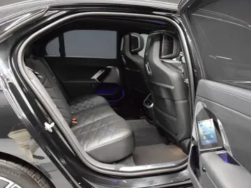 BMW 740 d xDrive M Sport Pano Memory B&W Soft-Close