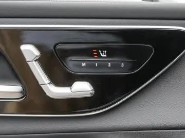 MERCEDES-BENZ GLC 300 4M Coupé  AMG NIGHT PANO KEYL LED