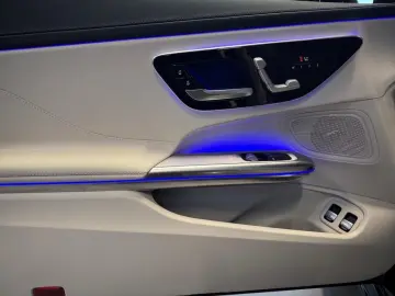 MERCEDES-BENZ CLE 300 e 4M AMG NIGHT