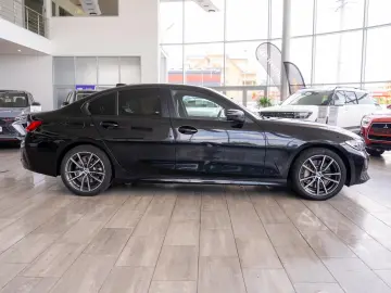 BMW Seria 3 330e 2.0 Plug-in Hybrid