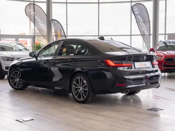 BMW Seria 3 330e 2.0 Plug-in Hybrid