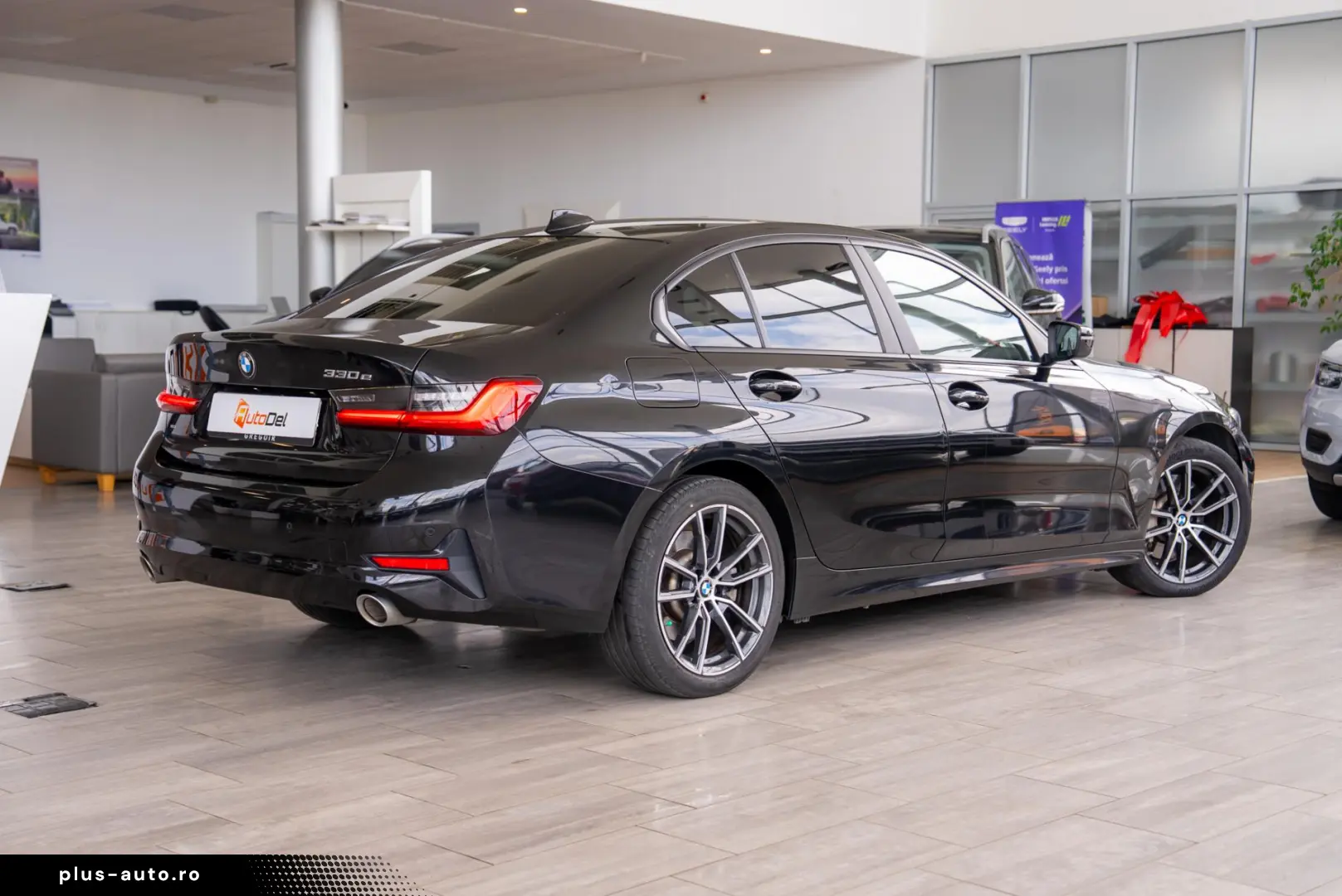 BMW Seria 3 330e 2.0 Plug-in Hybrid