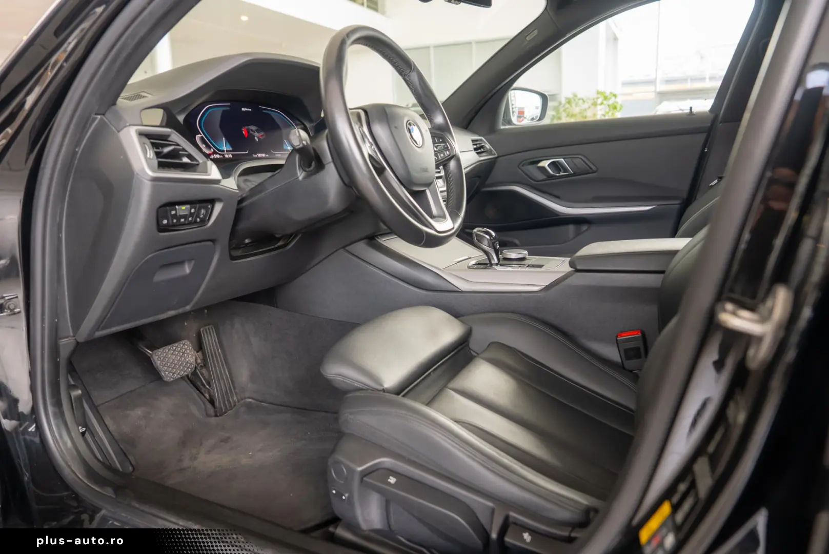 BMW Seria 3 330e 2.0 Plug-in Hybrid