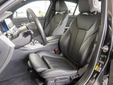 BMW Seria 3 330e 2.0 Plug-in Hybrid