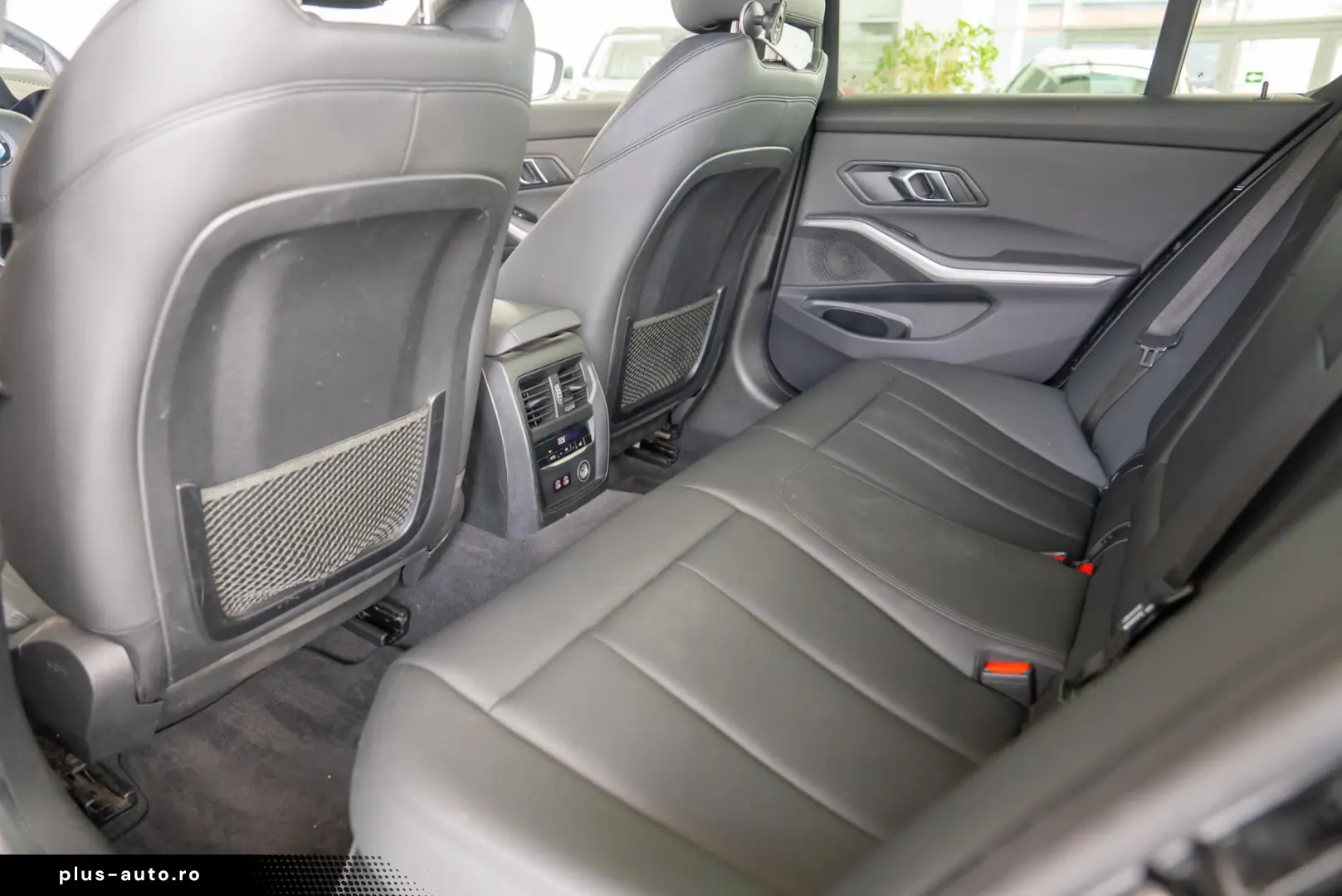 BMW Seria 3 330e 2.0 Plug-in Hybrid