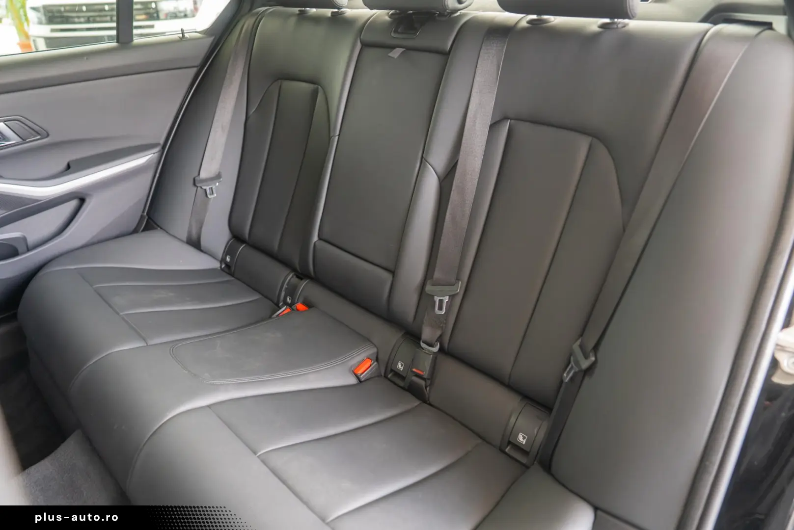 BMW Seria 3 330e 2.0 Plug-in Hybrid