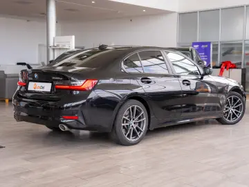 BMW Seria 3 330e 2.0 Plug-in Hybrid