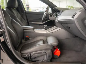 BMW Seria 3 330e 2.0 Plug-in Hybrid