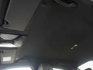 BMW Seria 3 330e 2.0 Plug-in Hybrid