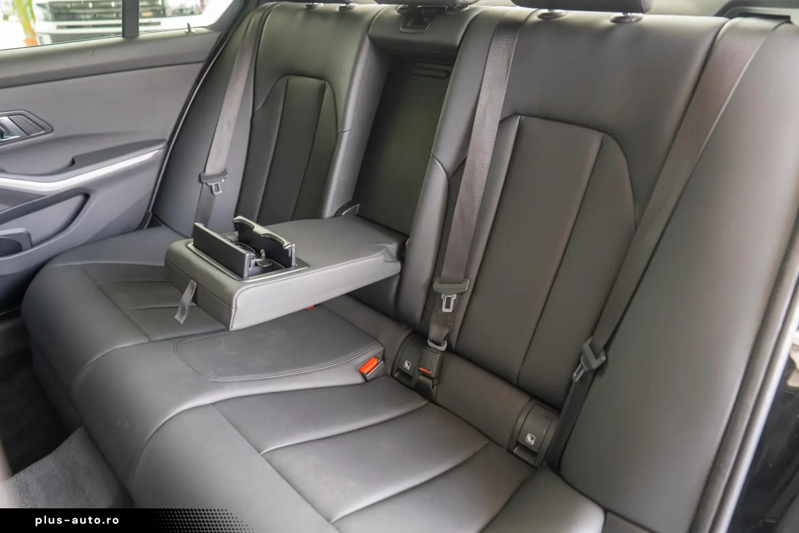 BMW Seria 3 330e 2.0 Plug-in Hybrid