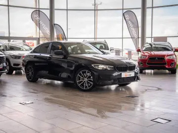 BMW Seria 3 330e 2.0 Plug-in Hybrid