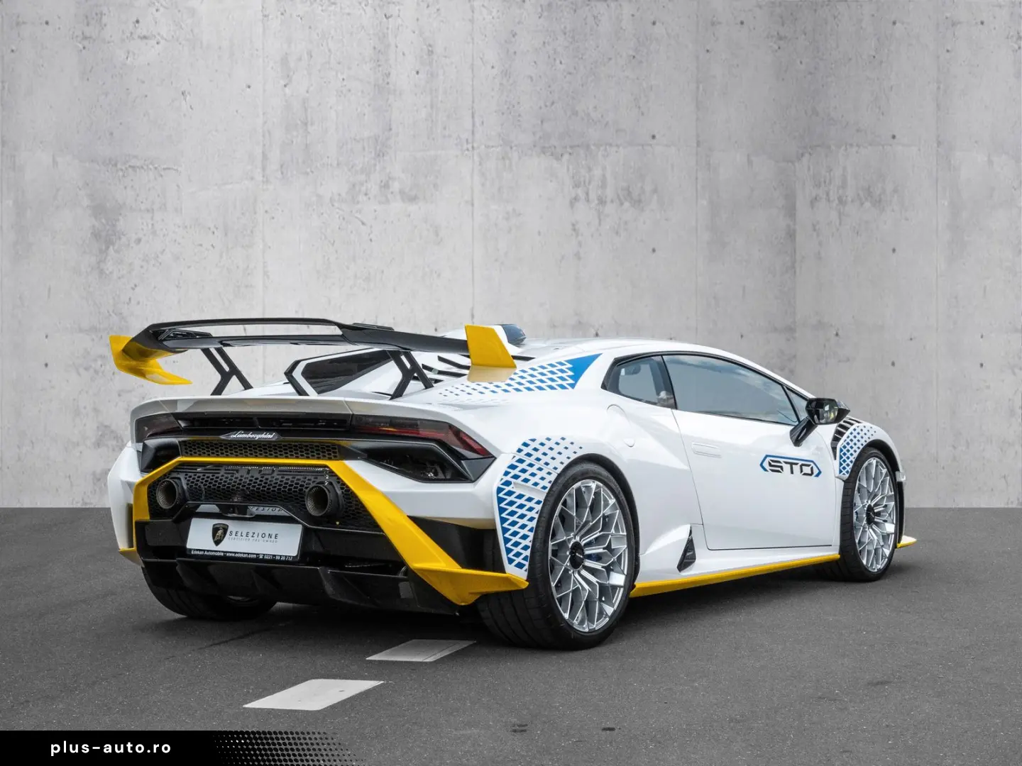 LAMBORGHINI Huracan STO Bianco Monocerus  Lifting System