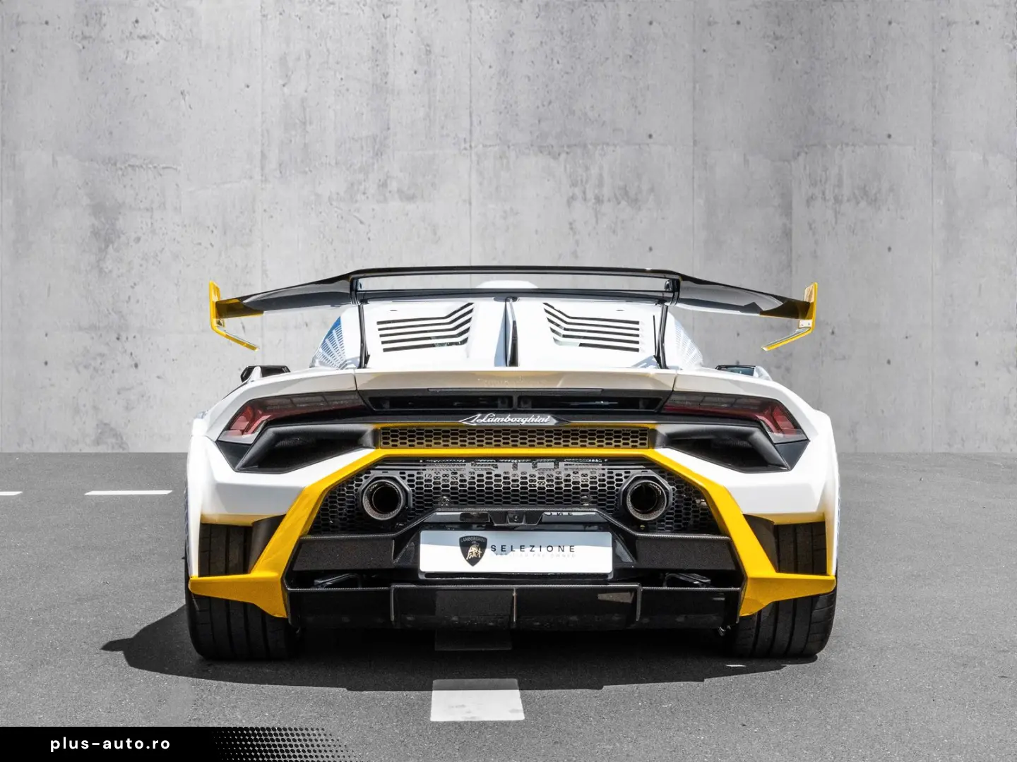 LAMBORGHINI Huracan STO Bianco Monocerus  Lifting System