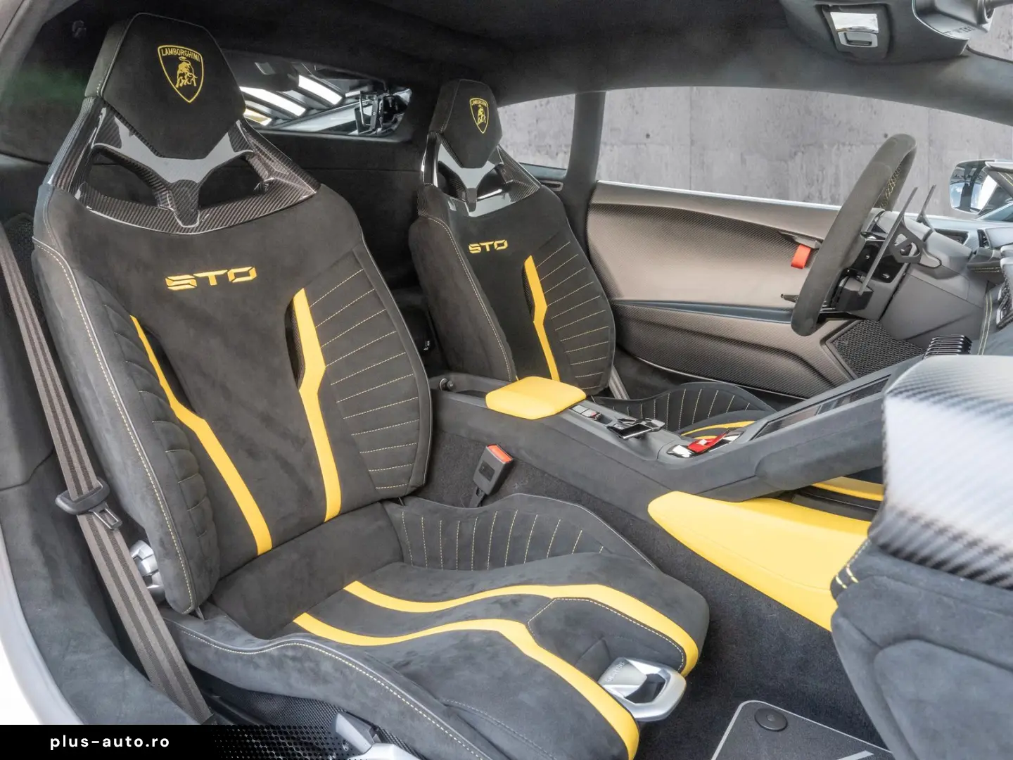 LAMBORGHINI Huracan STO Bianco Monocerus  Lifting System