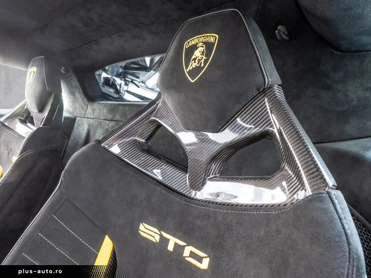 LAMBORGHINI Huracan STO Bianco Monocerus  Lifting System