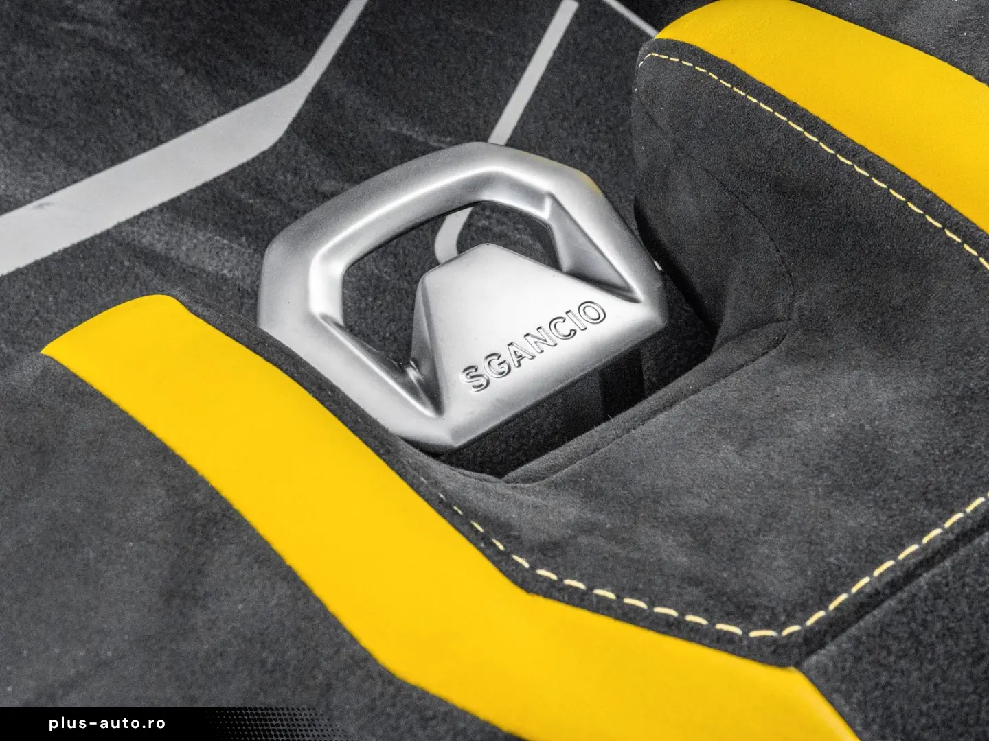 LAMBORGHINI Huracan STO Bianco Monocerus  Lifting System